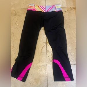 25” Fast and Free Lululemon legging black with multicolor